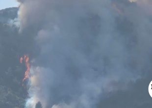 Βελτιωμένη η εικόνα της φωτιάς στην Ακράτα – Σύλληψη του υπαιτίου που έκαιγε κλαδιά