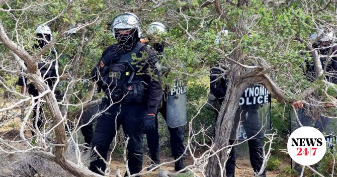 Γαύδος: Απόβαση ΜΑΤ στο νησί για κατεδάφιση καλυβιών στον Λαυρακά