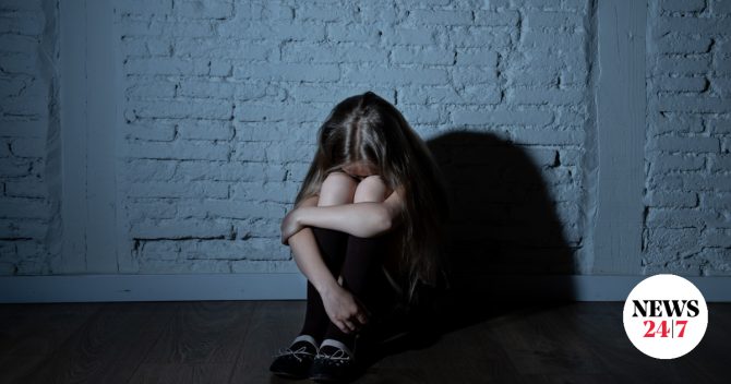 Ανήλικη που επέβαινε μόνη της σε λεωφορείο κατήγγειλε τους γονείς της για ενδοοικογενειακή βία