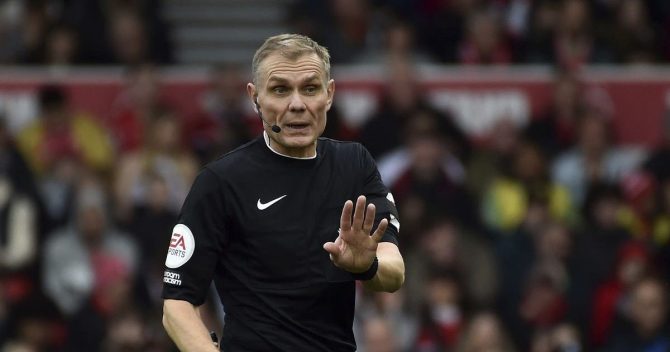 Ο πολύπειρος Άγγλος ρέφερι Γκράχαμ Σκοτ αποδομεί τρεις μύθους γύρω από τη διαιτησία: “Δεν είναι τόσο απλό όσο φαίνεται”