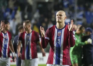 Σάλος στη Νορβηγία με τον Χάαλαντ: Συμμετείχε σε διαφήμιση μπύρας παρότι απαγορεύεται στη χώρα του