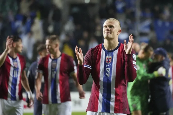 Σάλος στη Νορβηγία με τον Χάαλαντ: Συμμετείχε σε διαφήμιση μπύρας παρότι απαγορεύεται στη χώρα του