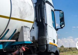 Βυτιοφόρο όχημα ανατράπηκε πάνω στην Εγνατία Οδό