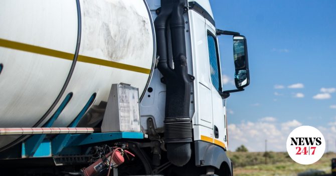 Βυτιοφόρο όχημα ανατράπηκε πάνω στην Εγνατία Οδό