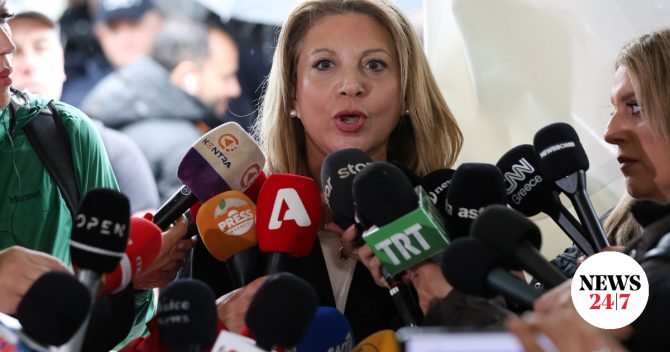 Καρυστιανού: “Δεν μπορεί να γίνει η δίκη αν δεν είμαστε οι συγγενείς μέσα στην αίθουσα”