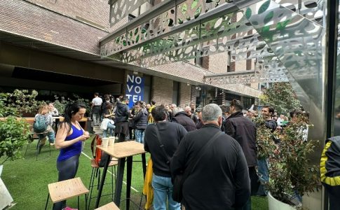 Παρέλαβαν τα εισιτήρια τους για Βαγιέκας οι ΑΕΚτζήδες στη Μαδρίτη (pics + vid)