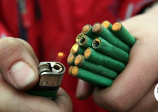 Σαλαμίνα: Κατασχέθηκαν πάνω από 2.000 κροτίδες και φωτοβολίδες