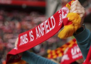 Διαμαρτυρία φιλάθλων της Λίβερπουλ για τις αυξήσεις εισιτηρίων: “Σε κίνδυνο η ψυχή του Άνφιλντ”