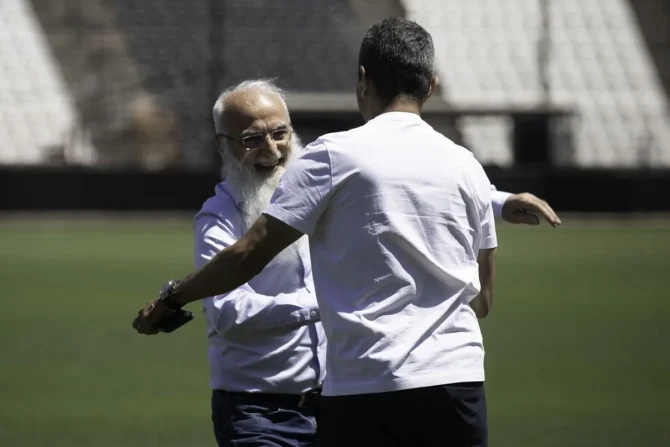 ΠΑΟΚ: Πάνω από δύο ώρες το ραντεβού του Σαββίδη με τον Λουτσέσκου