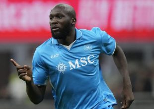 Νάπολι: Ο Λουκάκου γύρισε στην Ιταλία και είναι έτοιμος για το ραντεβού με Κόντε, που θα κρίνει το μέλλον του στους παρτενοπέι