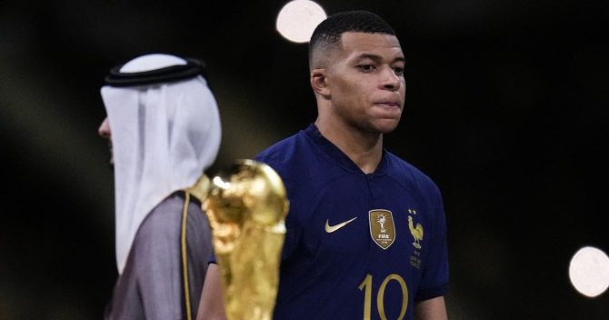 Η κατάρα της πρώτης θέσης χτυπάει και στο Μουντιάλ