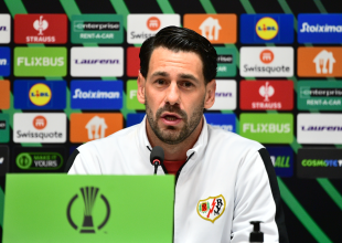 Μπατάγια: «Ν’ απολαύσουμε την ατμόσφαιρα, έχει υποχωρήσει το πρήξιμο»