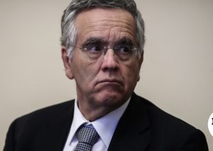 Παρέμβαση με τρικάκια και μπογιές έξω από το σπίτι του Ισίδωρου Ντογιάκου