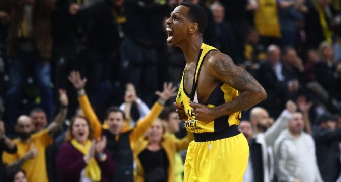 Η Βασίλισσα της Ευρώπης «τσάκισε» την Μπανταλόνα!