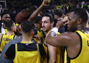 Έξαλλοι πανηγυρισμοί στο τέλος για την Βασίλισσα (VID)