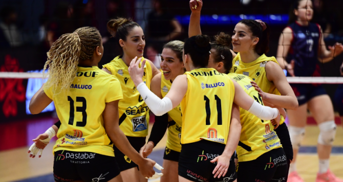 Βόλεϊ γυναικών: Αυτοκτόνησε ξανά η ΑΕΚ και αποκλείστηκε απ’ τον ΖΑΟΝ