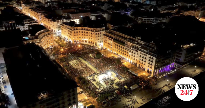 Μεγαλοπρέπεια στη Θεσσαλονίκη: Συνάντηση πέντε Επιταφίων στην πλατεία Αριστοτέλους