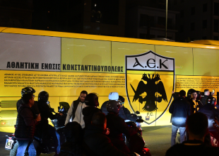 Η Αθήνα «κλείνει» όταν περνάει η ΑΕΚΑΡΑ – Η αποθέωση στη Συγγρού μέχρι τη Νέα Φιλαδέλφεια