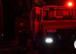 Φωτιά σε διαμέρισμα στην Καλλιθέα – Απεγκλωβίστηκε ηλικιωμένη με τα