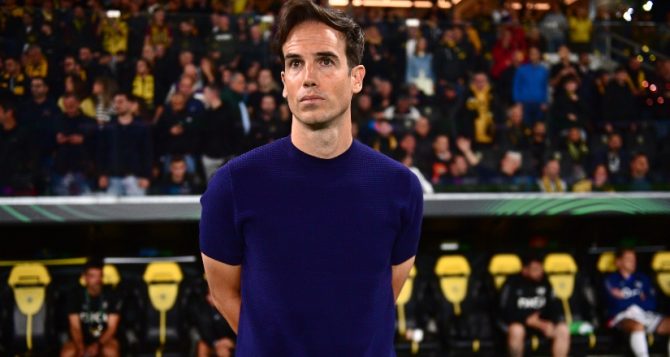 Προπονητής Ράγιο: «Ανώτερη η ΑΕΚ και άξιζε να περάσει – Μας έκανε να υποφέρουμε»