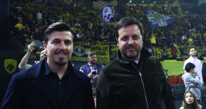 Δίπλα στην Βασίλισσα και η ποδοσφαιρική ΑΕΚ (ΦΩΤΟ)