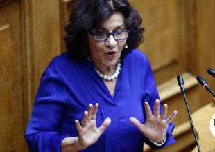 Βαρύ πένθος για τη Θεανώ Φωτίου – Έφυγε από τη ζωή ο γιος της