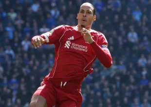 Φαν Ντάικ για Άλισον: “Είναι ο καλύτερος γκολκίπερ στον κόσμο, ελπίζω να παραμείνει στην Λίβερπουλ”