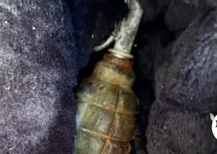 Χειροβομβίδα βρέθηκε στο μπαλκόνι διαμερίσματος ύστερα από επιχείρηση για διακίνηση ναρκωτικών