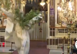 Η εντυπωσιακή Ανάσταση στη Χίο με τον “ιπτάμενο” Ιερέα