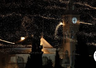 Η Ανάσταση σε όλη την Ελλάδα – Εικόνες κατάνυξης και εορτασμών