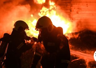 Θεσσαλονίκη: Φωτιά σε προαύλιο χώρο επιχείρησης στο Ωραιόκαστρο
