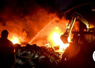 Φωτιά στην Πάτρα: Εικόνες καταστροφής στην πρώην Pirelli
