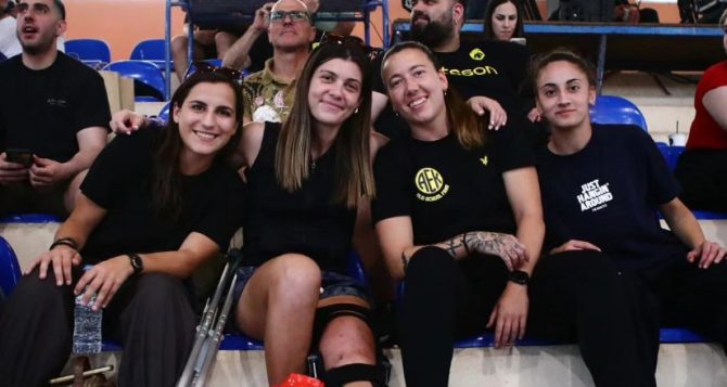 Δίπλα στο Γυναικείο τμήμα Χάντμπολ και τα κορίτσια της Ένωσης (pic)