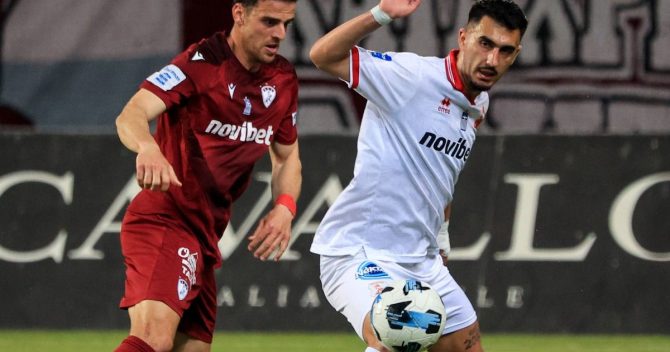 Stoiximan Super League: Πού θα δείτε το Πανσερραϊκός – ΑΕΛ Novibet και τις άλλες δύο μάχες παραμονής