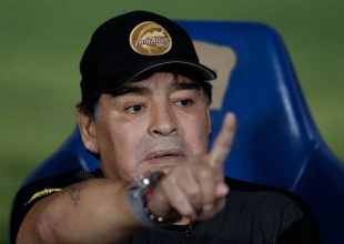 Χαμός στη δίκη για τον θάνατο του Μαραντόνα: “Είναι δολοφόνος”