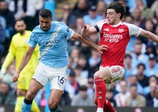 Premier League: Πώς παίρνει πρωτάθλημα η Άρσεναλ και τι χρειάζεται η Μάντσεστερ Σίτι για να μείνει ζωντανή