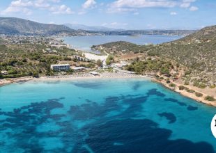 Γαλάζια Σημαία: Οι 17 βραβευμένες παραλίες της Αττικής – 2η παγκοσμίως