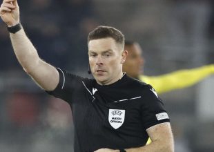 Σκωτία: Υπό αστυνομική παρακολούθηση ο διαιτητής που έδωσε το πέναλτι στο Μάδεργουελ – Σέλτικ και προκάλεσε σάλο