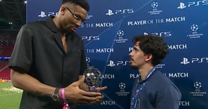 Τελικός Champions League: Ο Γιάννης Αντετοκούνμπο έδωσε το βραβείο MVP στον Βιτίνια