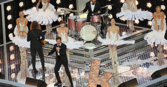 Παρί Σεν Ζερμέν – Άρσεναλ: Το φαντασμαγορικό show των Killers που έδωσε τον παλμό στις εξέδρες της Πούσκας Αρένα
