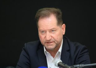 ΑΕΛ Novibet: Δίωξη στον ιδιοκτήτη των βυσσινί, Αχιλλέα Νταβέλη, από τον ποδοσφαιρικό εισαγγελέα