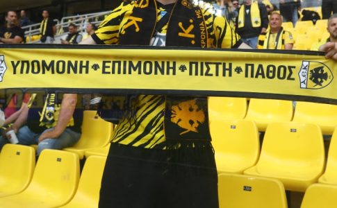 Η ΑΕΚ δίνει δώρο στους μικρούς φίλους το κασκόλ του πρωταθλήματος (ΦΩΤΟ)