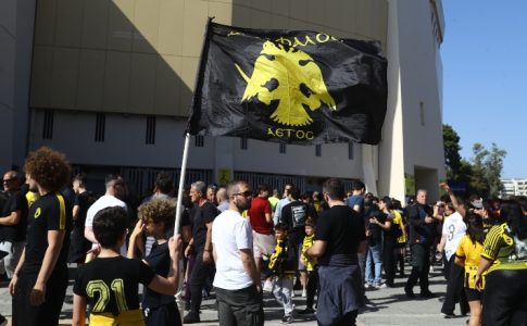 Kιτρινόμαυρο ντελίριο για τον τίτλο έξω από την Αγιά Σοφιά!