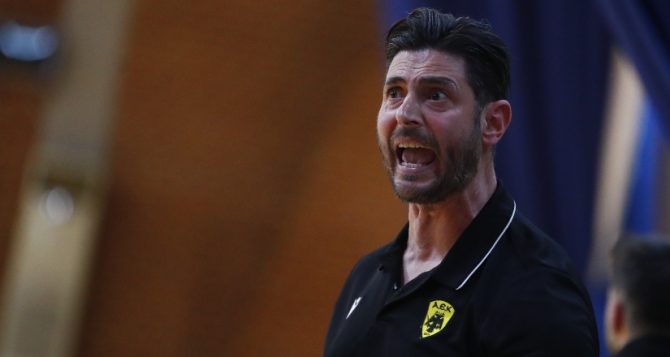 Αλβανός: «Είμαστε μια οικογένεια και παλεύουμε ως το τέλος»