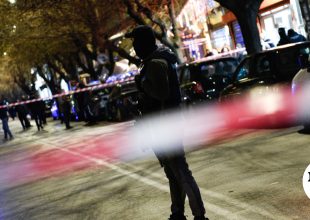 Πυροβολισμοί στο Μικρολίμανο: Καταζητούμενος κακοποιός ο άνδρας που τραυματίστηκε
