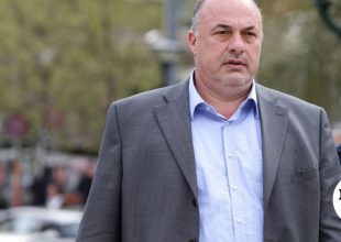 Νέα χυδαιότητα Μπέου για τα Τέμπη: Να σβηστούν τα ονόματα, να μην τα βλέπουν οι τουρίστες