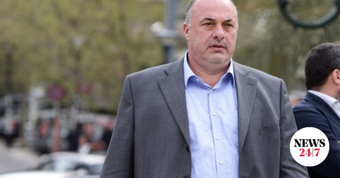Νέα χυδαιότητα Μπέου για τα Τέμπη: Να σβηστούν τα ονόματα, να μην τα βλέπουν οι τουρίστες