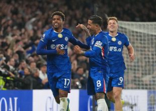 Τσέλσι – Τότεναμ 2-1: Οι μπλε πήραν το ντέρμπι και έμειναν ζωντανοί στο κόλπο της Ευρώπης, αγωνία στα σπιρούνια για την παραμονή