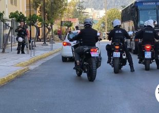 Άγρια δολοφονία στον Μαραθώνα: Στην Ευελπίδων η πρώην σύντροφος του 36χρονου και δύο ακόμα συλληφθέντες