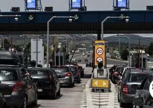 Αττική Οδός: Νεκρός μοτοσικλετιστής που προσέκρουσε στα διόδια